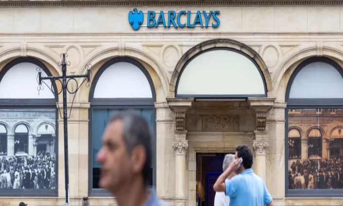 "Καμπάνα" άνω των £40 εκατ. στην Barclays 